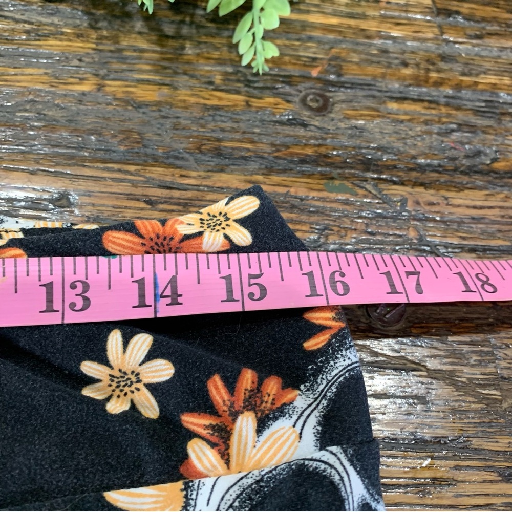 LuLaRoe TC Fright Club Floral Skull Halloween Leggings Tall Curvy - Picture 8 of 16